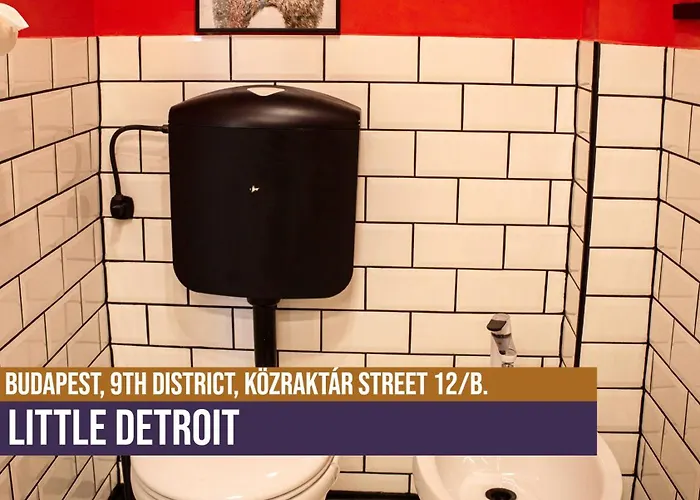 Little Americas Detroit Apartment *