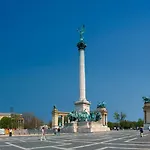 Little Americas Detroit * Budapest