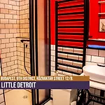Apartment Little Americas Detroit